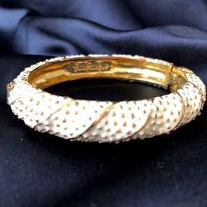Lilly Pulitzer Cream and Gold Tone Enamel Sea Urchin Bracelet